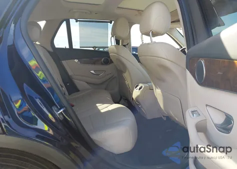 2017 Mercedes-Benz Glc 300 z USA, uszkodzony, nr VIN WDC0G4JBXHF132639